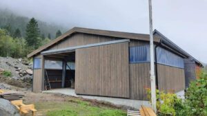 Bilde av Stålbygg med trekledning