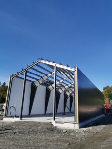 Bilde av Stålbygg under oppføring